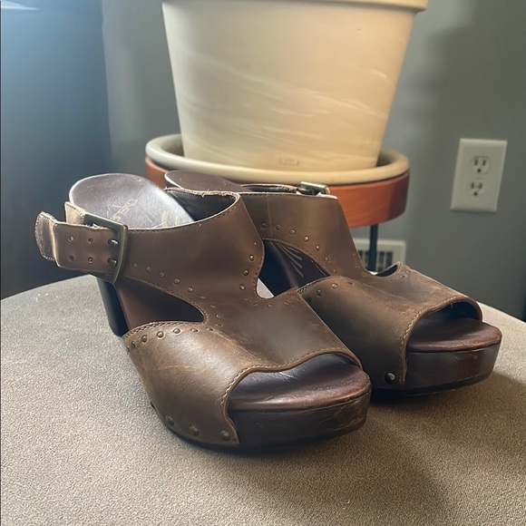 Dansko Ripley Studded Brown Leather Wood Platform Sandal Womens 9.5/40 Euro - Picture 1 of 9